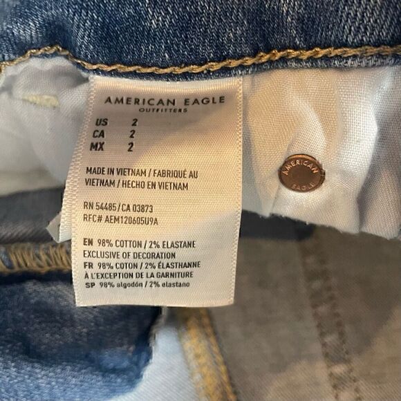 American Eagle Curvy Hi Rise Shortie Stretch Denim Jeans Shorts Size 2 Distresse - Picture 9 of 11
